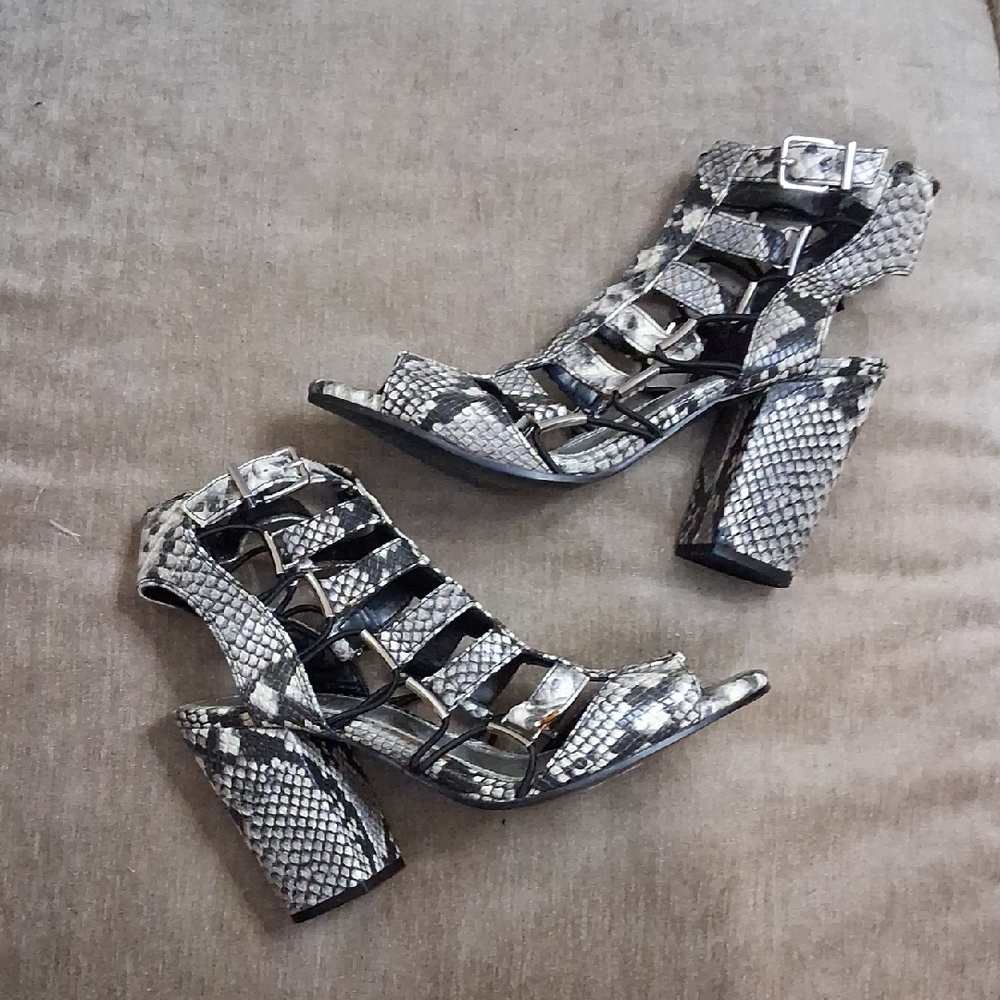 Gianni Bini Black and Gray Snake Print Heels